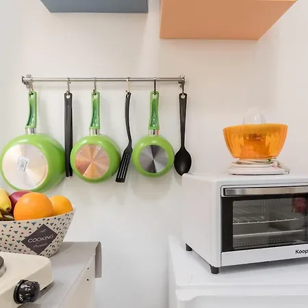 Metrob Apartment *